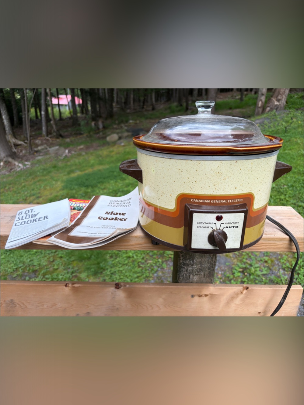 Vintage Canadian General Electric Brown & Cream Slow Cooker